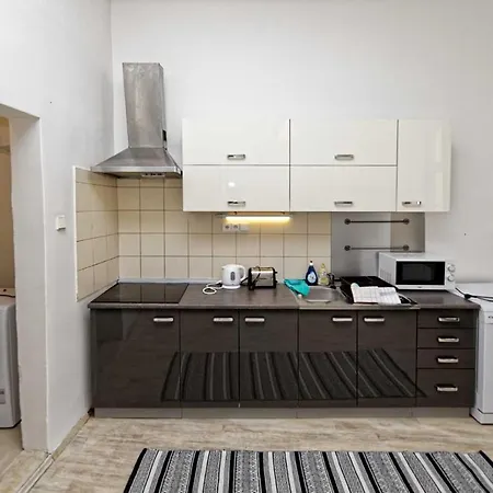 Peter'S Tower Apartments Prague Exterior photo