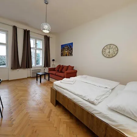 Peter'S Tower Apartments Prague Exterior photo