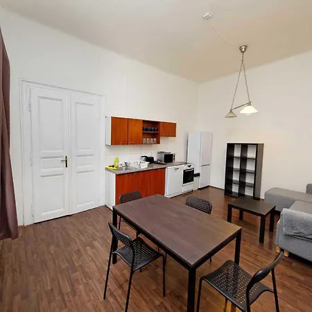 Peter'S Tower Apartments Prague Exterior photo