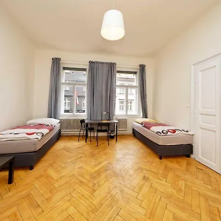 Peter'S Tower Apartments Prague Exterior photo