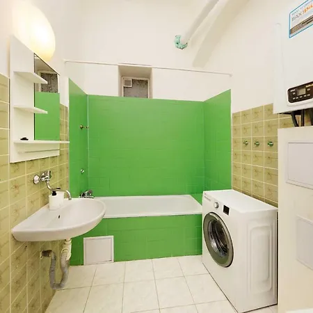 Peter'S Tower Apartments Prague Exterior photo