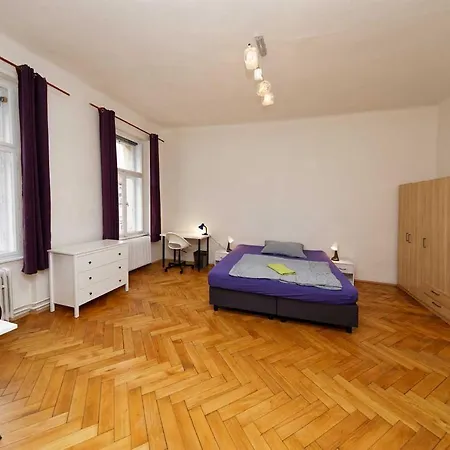 Peter'S Tower Apartments Prague Exterior photo