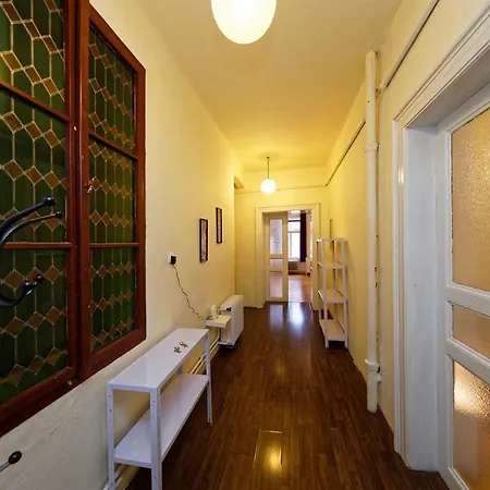 Peter'S Tower Apartments Prague Exterior photo