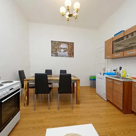 Peter'S Tower Apartments Prague Exterior photo