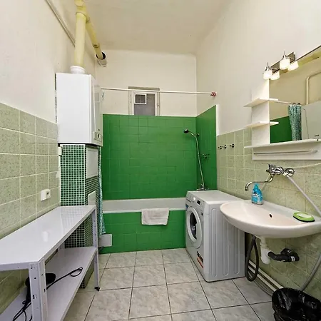 Peter'S Tower Apartments Prague Exterior photo