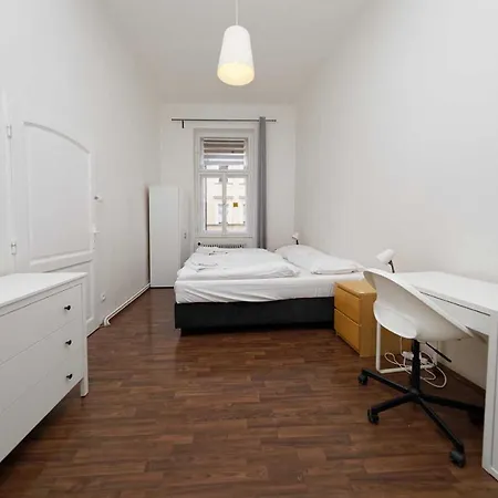 Peter'S Tower Apartments Prague Exterior photo