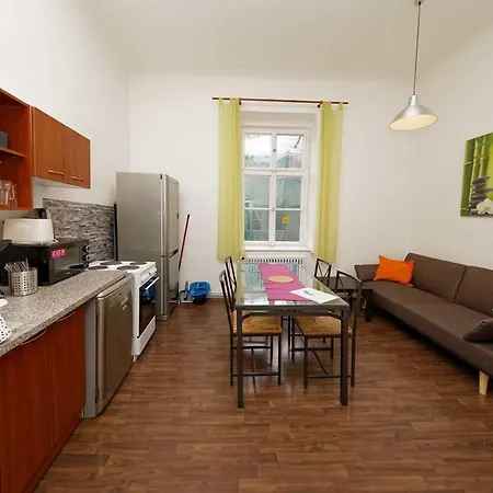 Peter'S Tower Apartments Prague Exterior photo