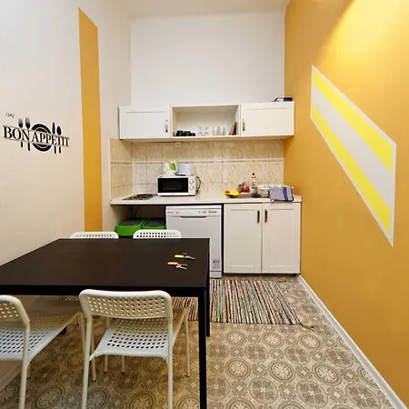 Peter'S Tower Apartments Prague Exterior photo