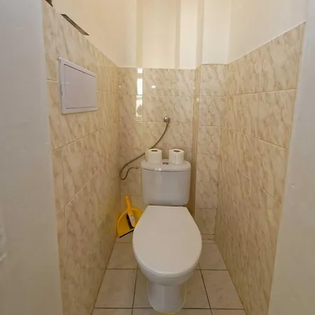 Peter'S Tower Apartments Prague Exterior photo