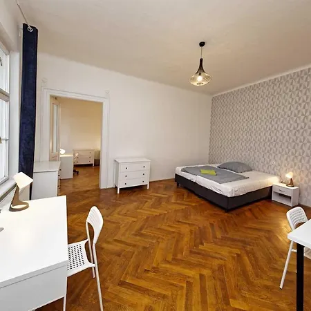 Peter'S Tower Apartments Prague Exterior photo